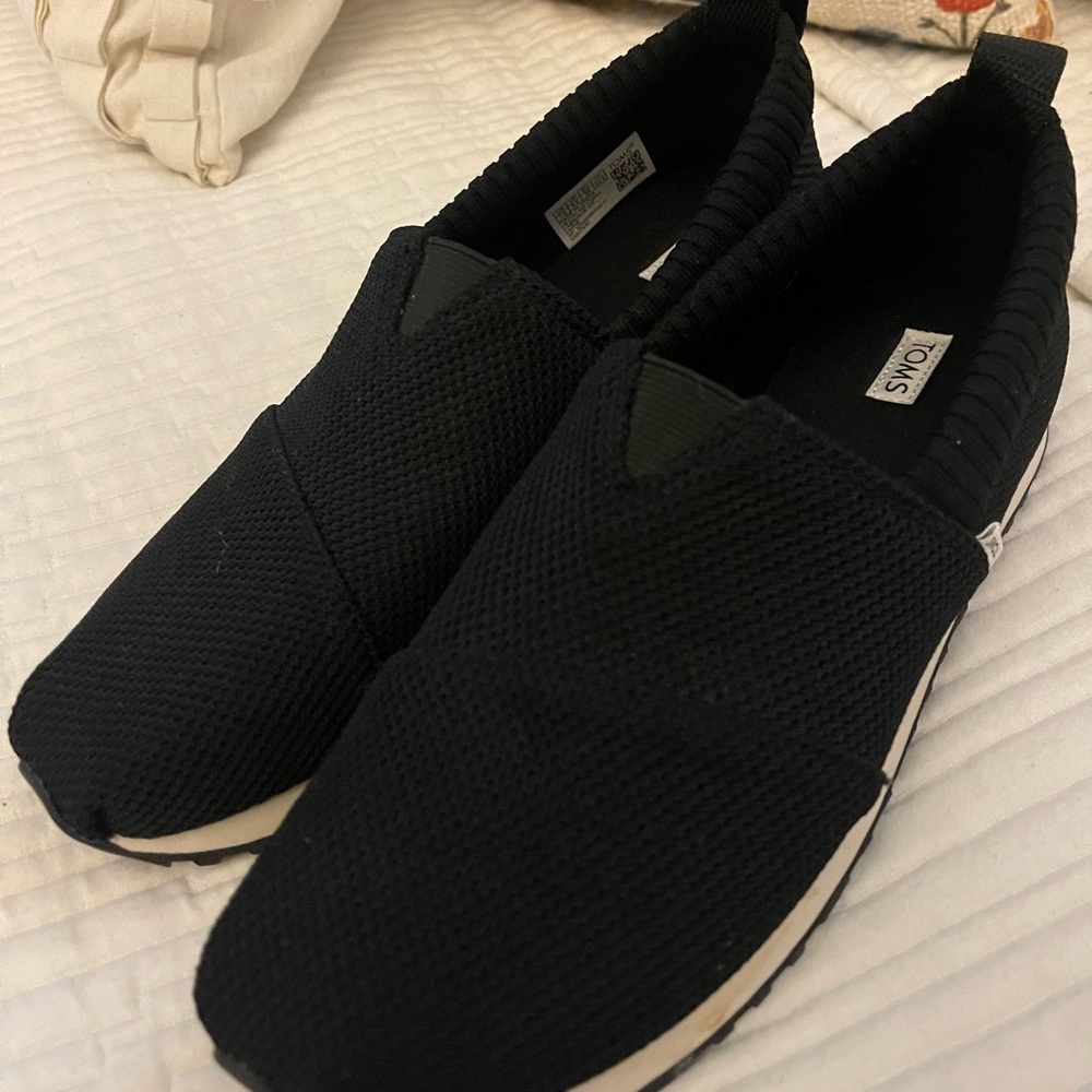 Toms Women's Black Slip-On Sneakers - Picture 7 of 8